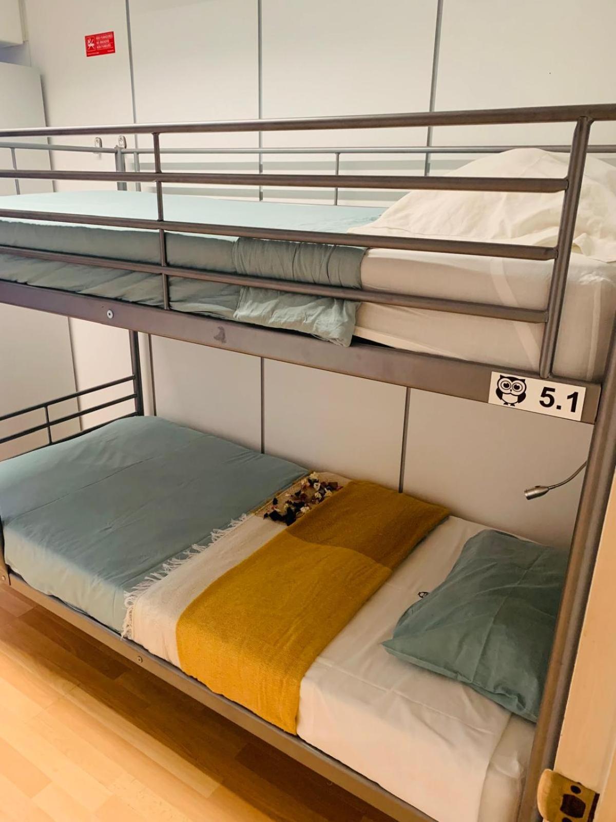 Corujinha Hostel Lisbon Bagian luar foto