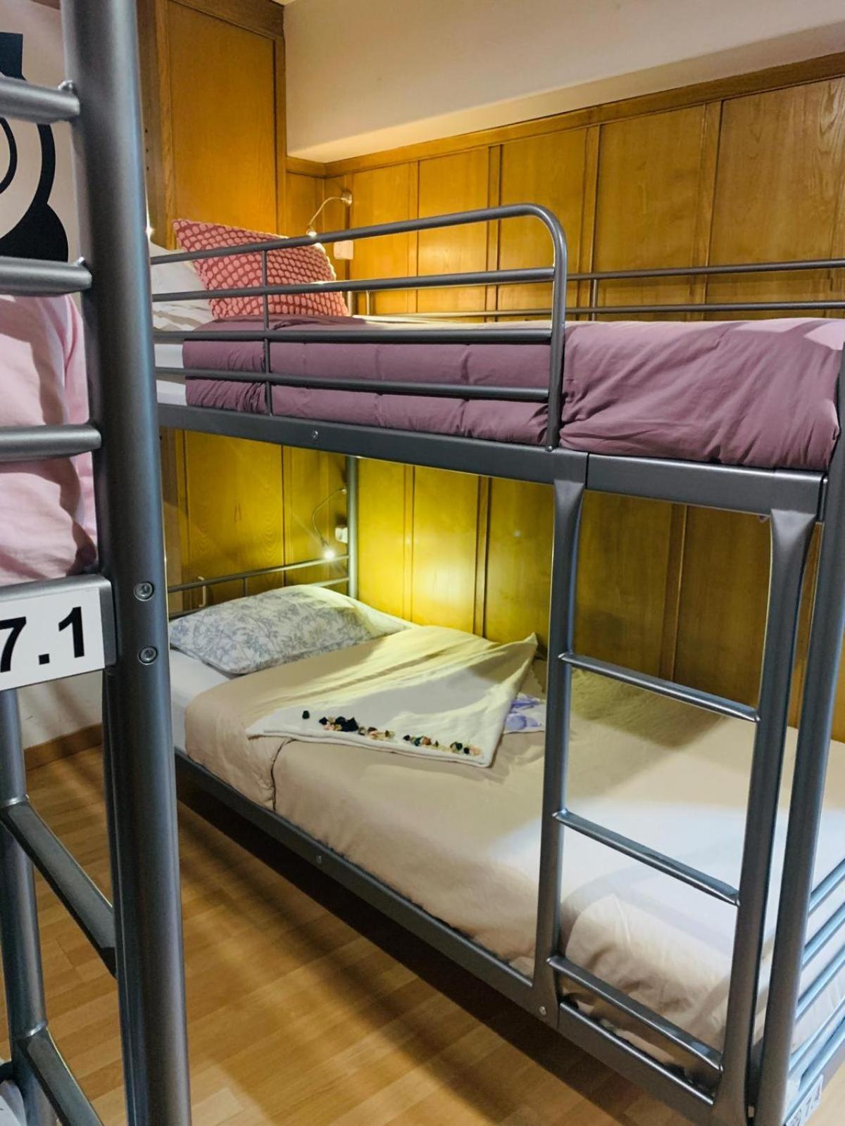 Corujinha Hostel Lisbon Bagian luar foto